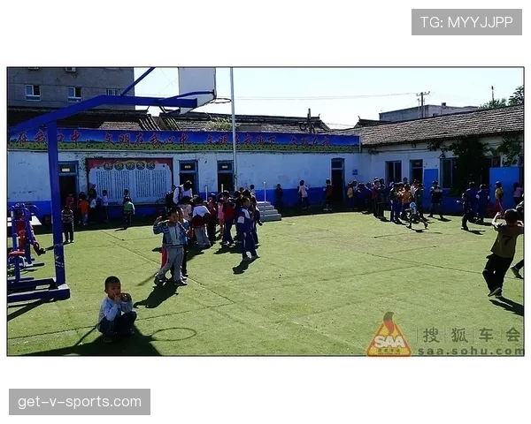 常园赛场上拼命像打工人,私下把豪宅当咖啡馆——看着就扎心